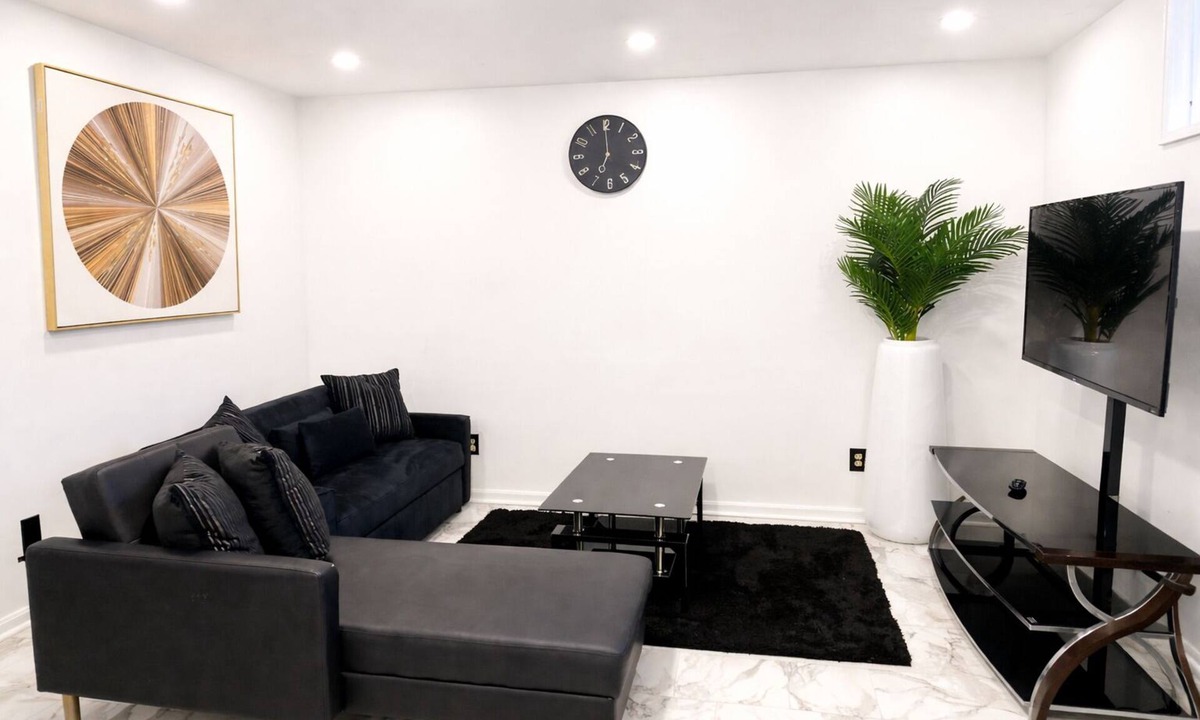 Beltsville House | Luxury Private Pass Time Space