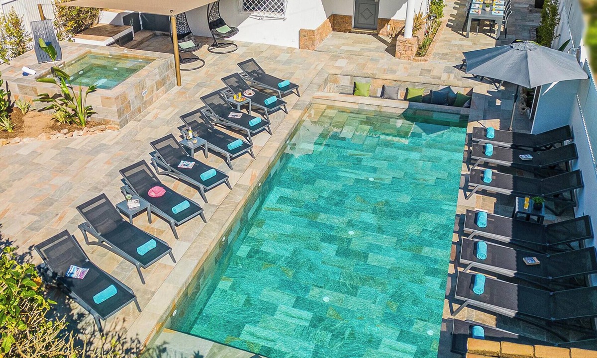 Areias de Sao Joao Villa | Luxury retreat w/heatable pool & jacuzzi