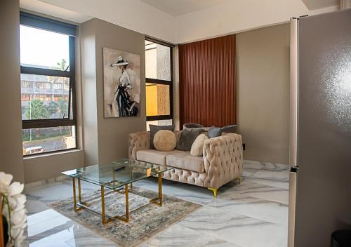 Greater Johannesburg Metropolitan Area Apartment | Luxury Rosebank Apartment - The Bolton 262 - Backup Power - Pool