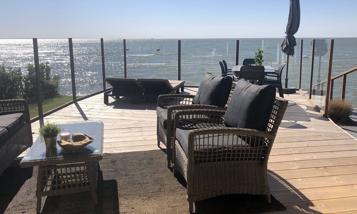 Holysloot Ski Chalet | Luxury ***** Vacation Chalet Markermeer Bovenkarspel directly on the Markermeer