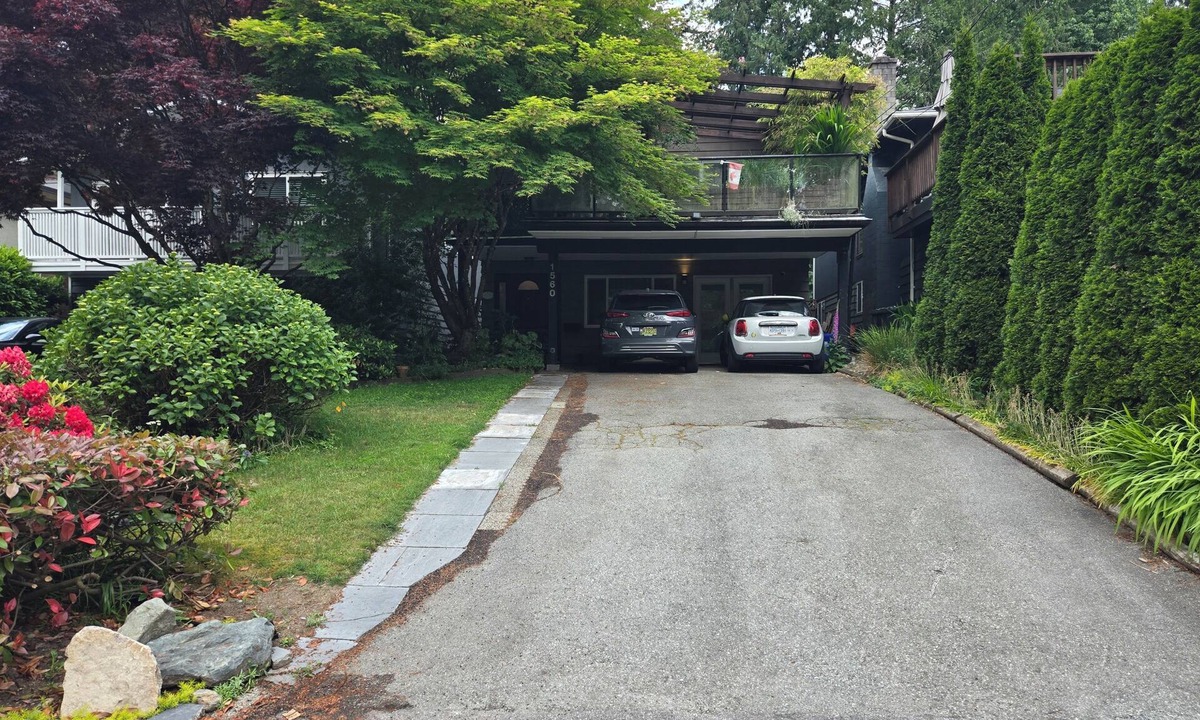 Lynn Valley Apartment | Lynn Valley Private Garden Suite