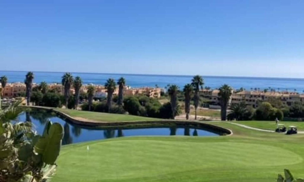 Marina de Casares Apartment | Magnifique vue mer et Golf de Dona Julia Sans rue Devant Vous , Très Calme