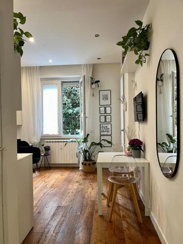 Florence Apartment | Magnolia 84 Apartment