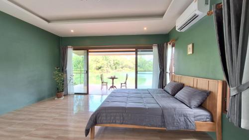 Tha Na House | Mama Home Misty Lakeside