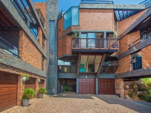 Krugersdorp House | Manor on the Hill