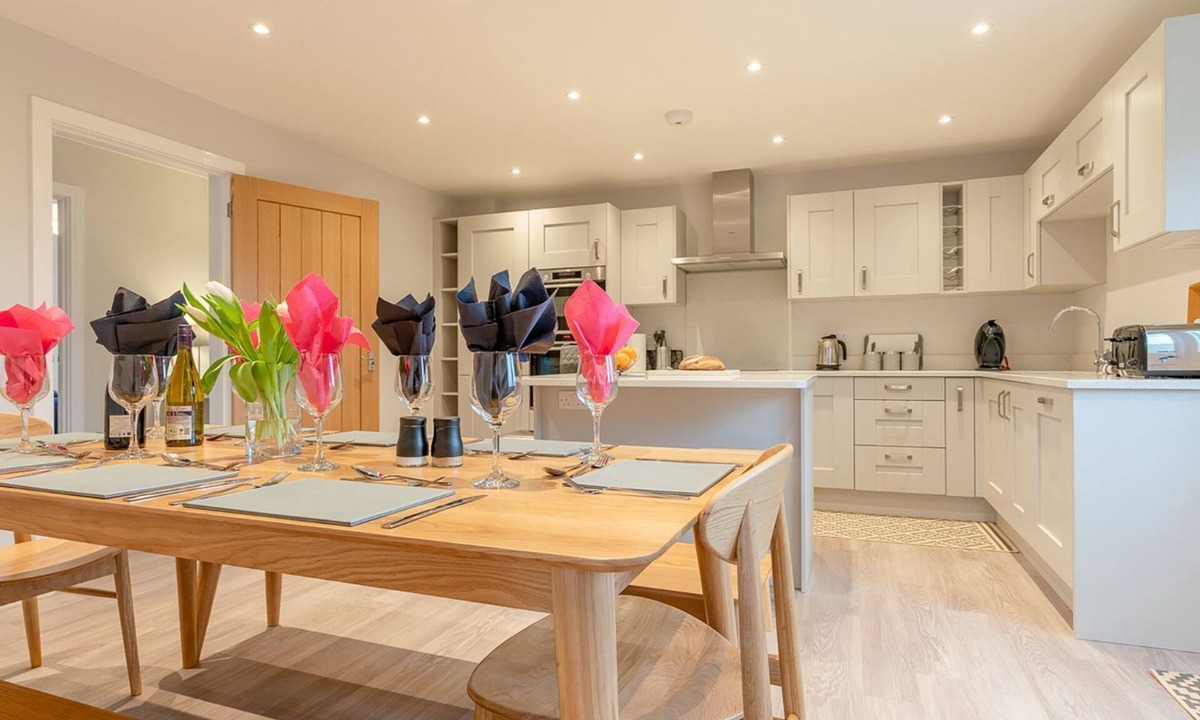 Ebrington Cottage | Maple House - sleeps 9 guests in 5 bedrooms