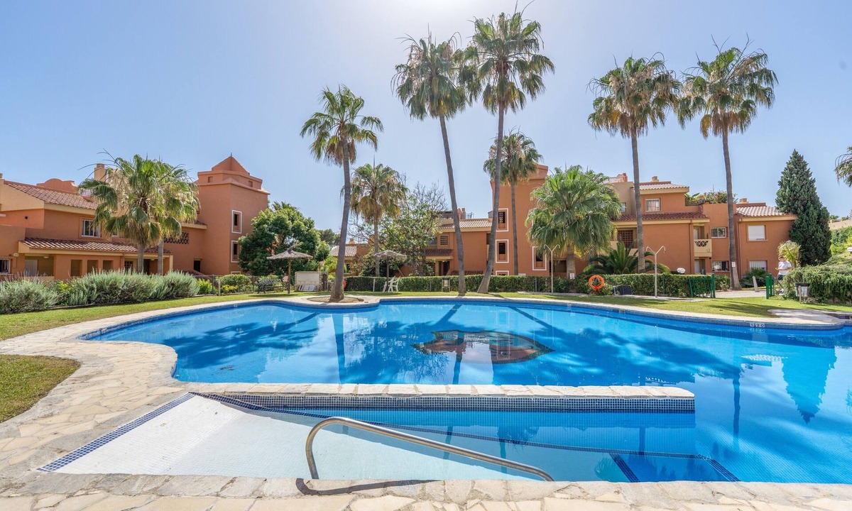 Urbanizacion Hacienda las Chapas Apartment | Marbella East - Superb Ground Floor Apartment in tropical gardens - free WiFi