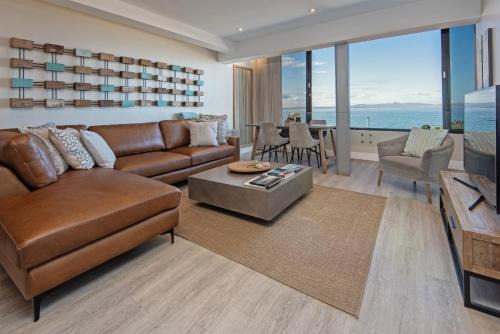 Hermanus City-Centre Apartment | Marine Court 5 Premium Sea View Apartment