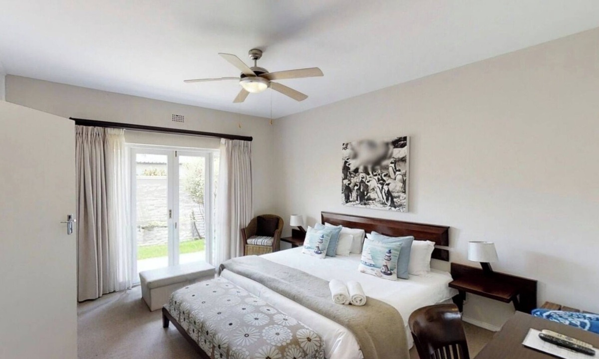Kleinmond Bed & Breakfast | Marvelous 6-bedroom bed & breakfast in welcoming Kleinmond
