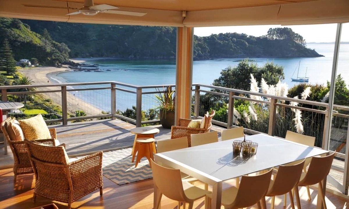 Palm Beach House | MATAPANA HOUSE | Coast and Country | WINTER DEAL