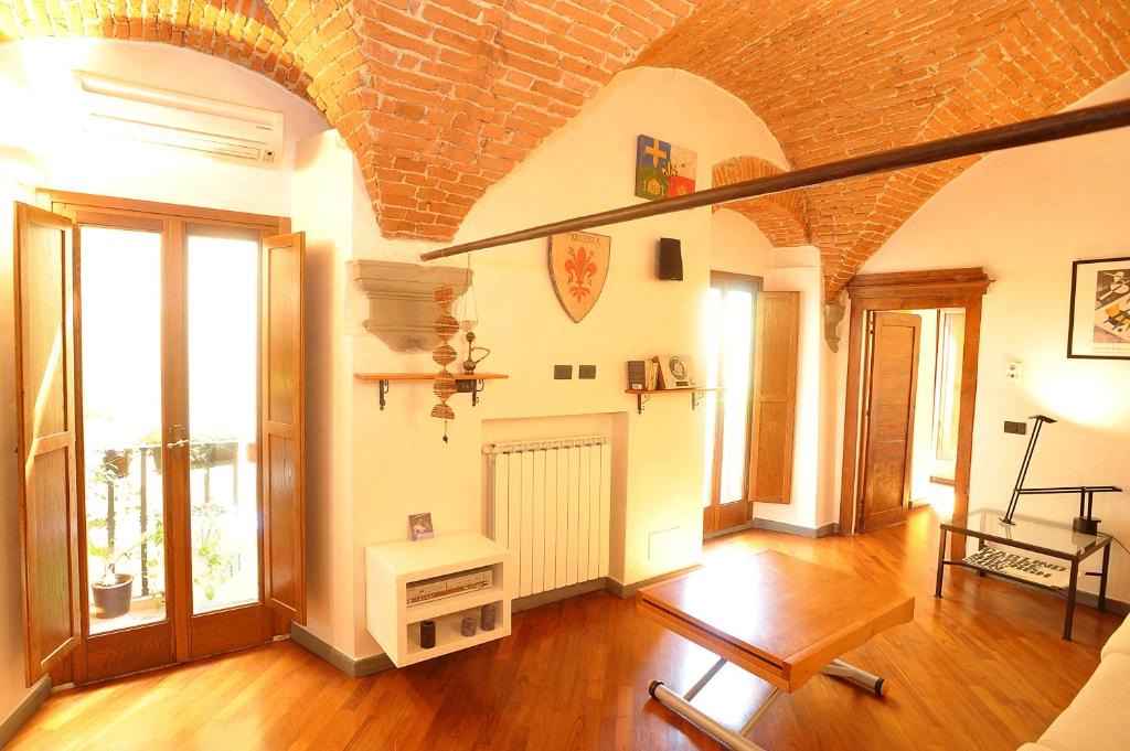 San Frediano Apartment | Merville House
