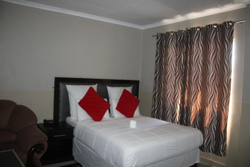 Greater Johannesburg Metropolitan Area Hotel | Miraton Lodge Hotel