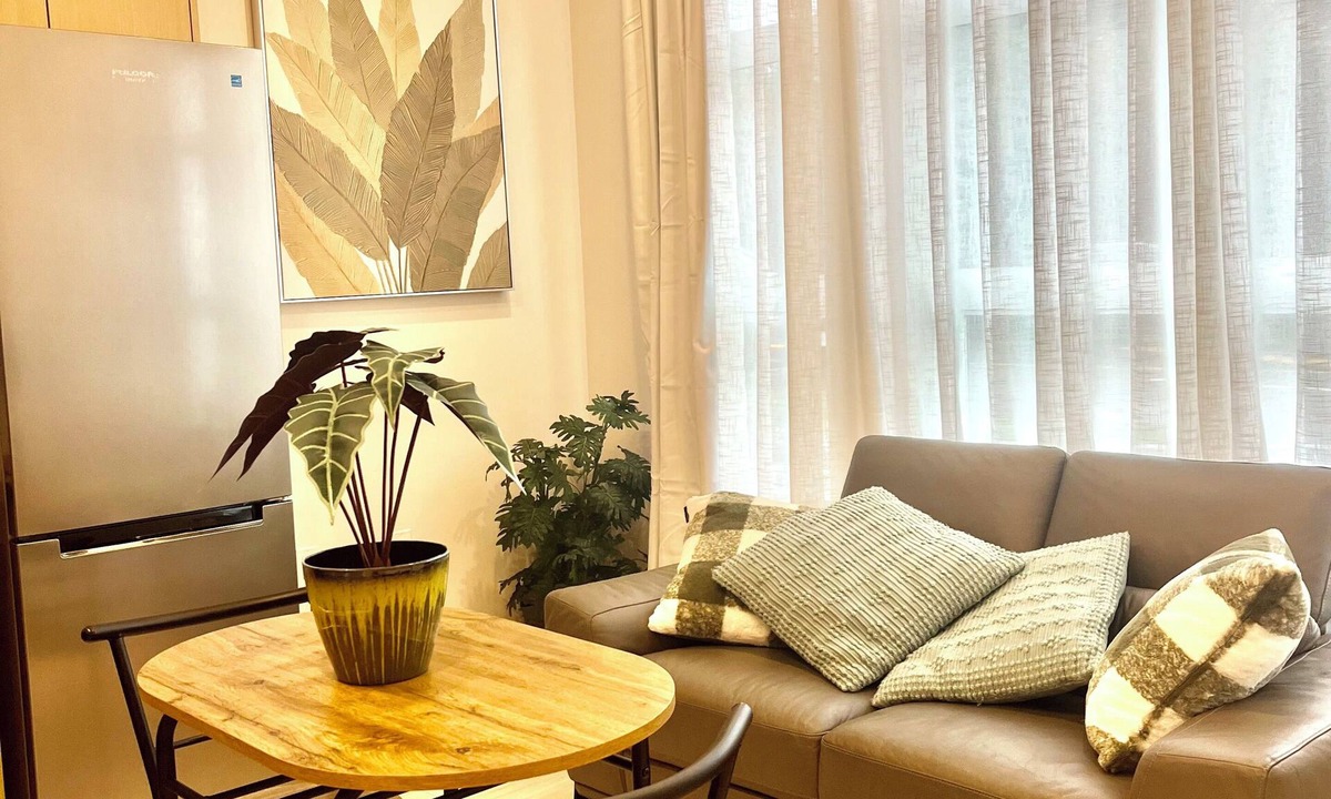 North Vancouver Apartment | Modern 1 Bedroom Apartment - Seabus to World Cup