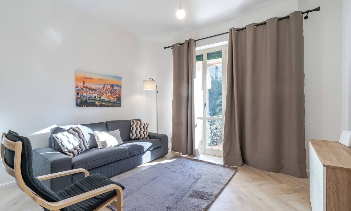 Isolotto Apartment | Modern 2-Bedroom Apartment with Balcony 3 Min to Tram