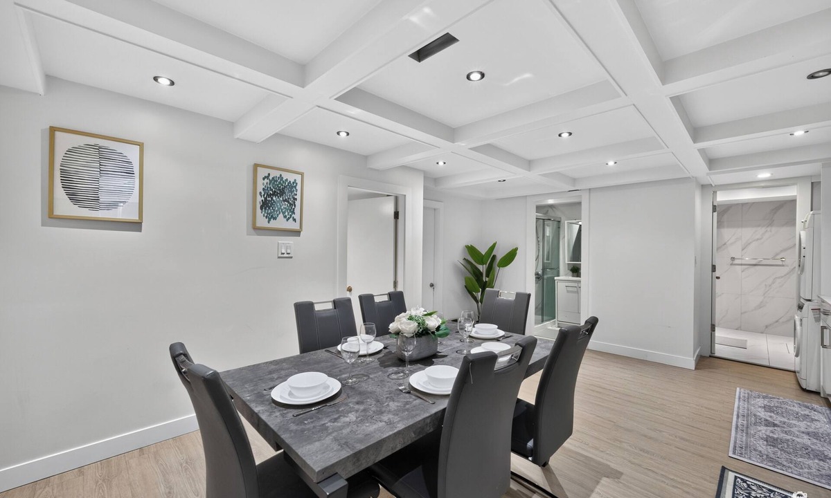 Fraserview House | Modern and spacious 3-BR basement suite