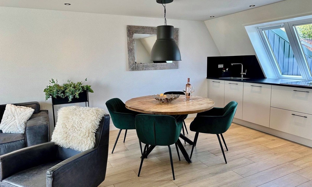 Limmen Apartment | Modern apartment, bright and comfortable with private terrace