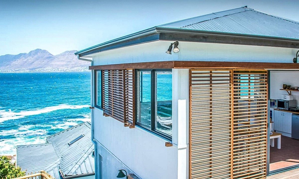 Kalk Bay Apartment | Modern Beach Apartment