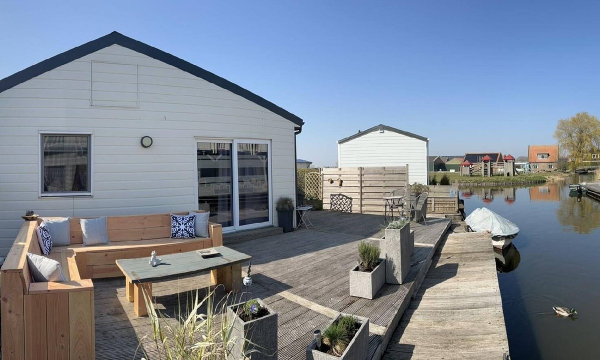 Onderdijk House | Modern, bright holiday home "Good Times"