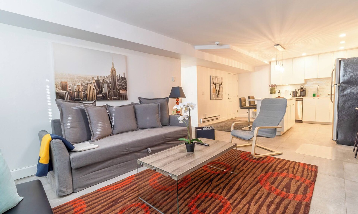 Dundarave House | Modern & Cozy Suite Near Downtown for World Cup | 4 People | Free Parking