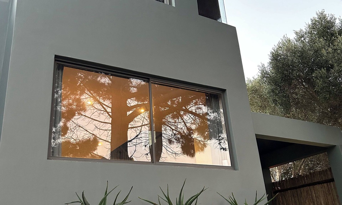 Hermanus Villa | Modern luxury villa in a safe sought after area. Stunning sea/Mountain View’s!