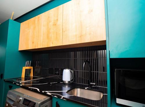Century City Apartment | Modern Studio Steps from Ratanga Park
