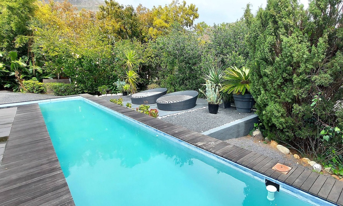 Scott Estate Villa | Modern & stylish Villa with a 14 meter lap pool