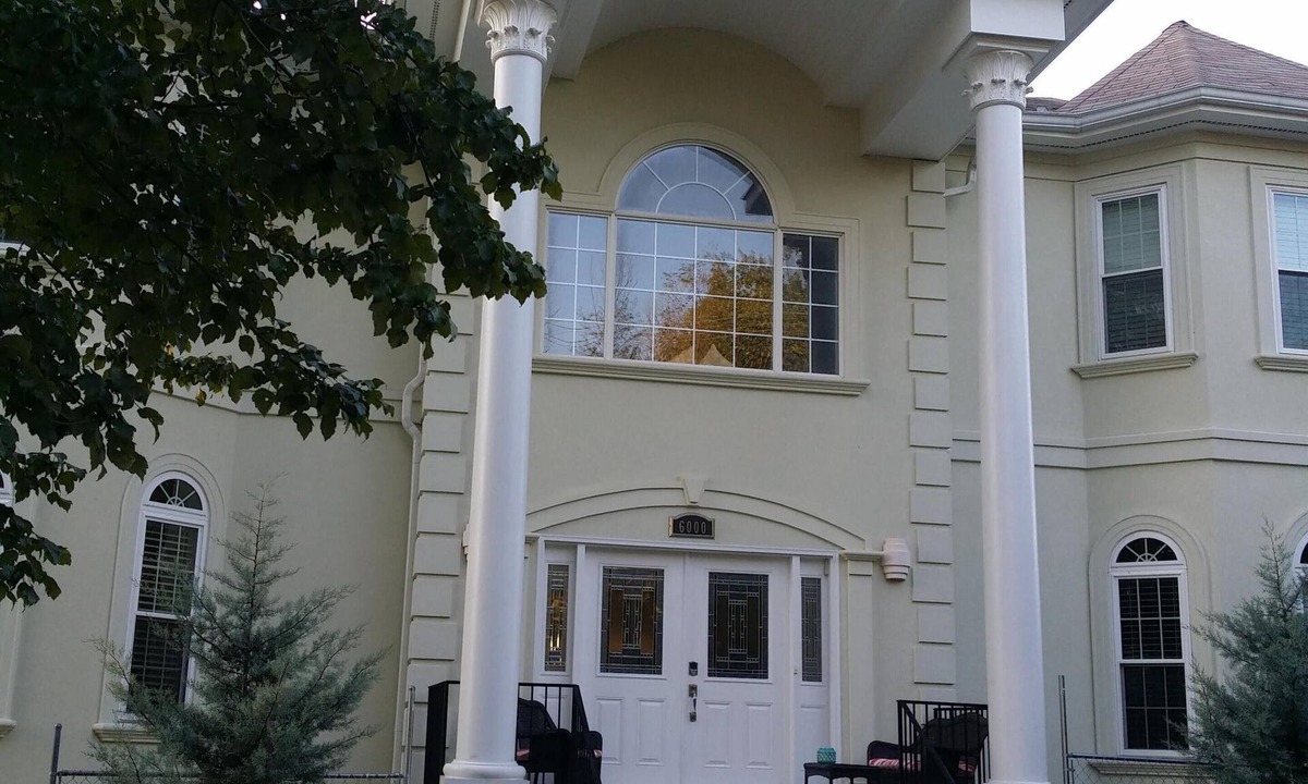 Derwood Villa | Mona's-luxurious 810-SF 2 Bedrooms, 2 full Baths, Beautiful & Bright Apartment.