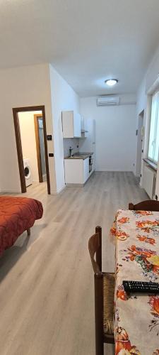 Pavia Apartment | Monolocale corte