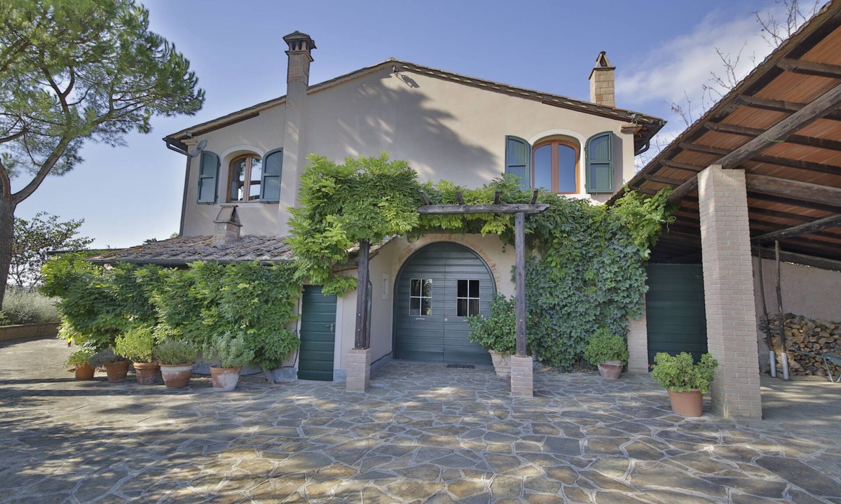 Palaia House | MY TUSCANY VILLA: Absolute privacy, between pine and olive trees