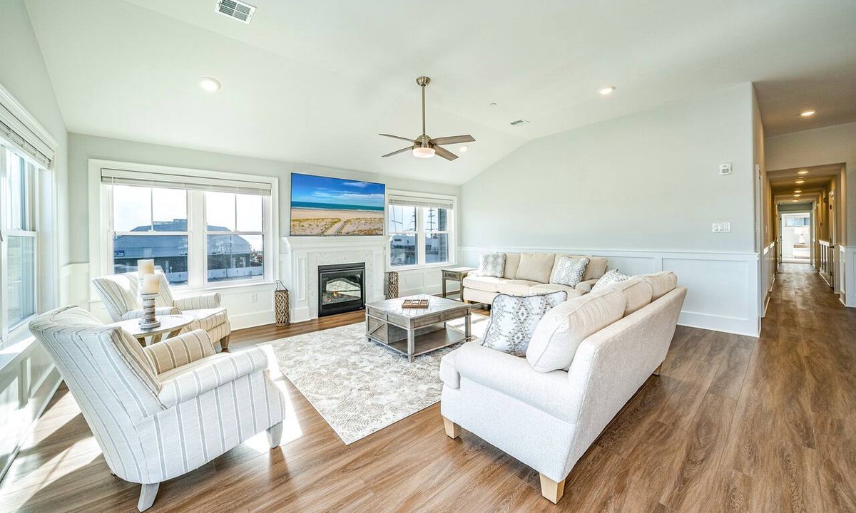North End Condo | NEW! 5 bed/4.5 bath, Closest House to Beach w/PRIVATE Elevator & Ocean Views!