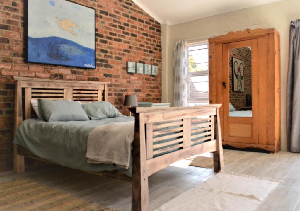 Linden House | New barn room private space, FIBRE Wifi, Vegan Home