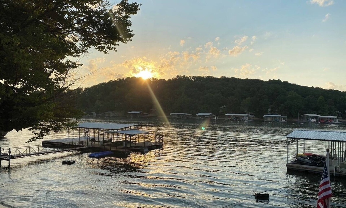 Lake of the Ozarks House | NEW deck! 6BR Lakefront home. 4100sq ft. Extra parking. Open slip.