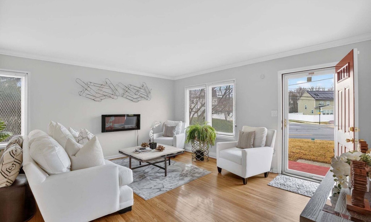 Severn Cottage | NEW! Elegant Luxury Retreat with Game Room Near BWI