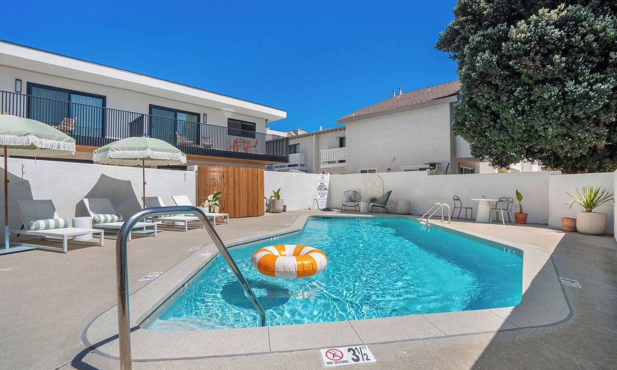 Oxnard Shores Condo | New! Luxury 1 Bedroom + 1 Bathroom Executive Units. 1 Block walk to the Ocean!