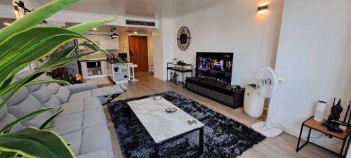 Nana House | Newly renovated 1 bedroom condo NANA