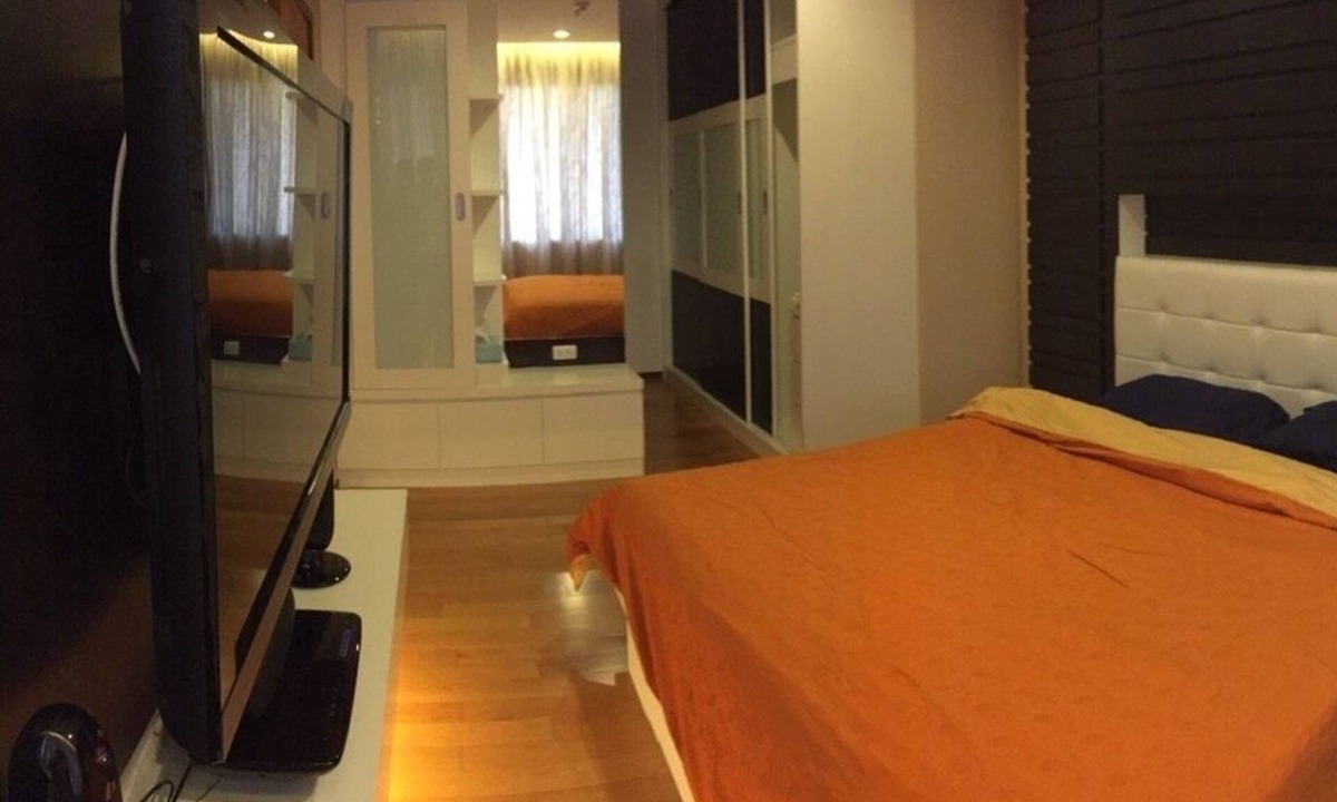 Khlong Ton Sai Apartment | Next to BTS, 600ft, OpenView,1BR, WiFi1