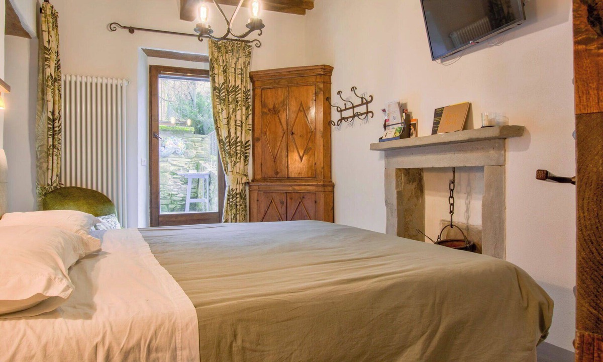 Palazzuolo sul Senio Apartment | Nice apartment for 2 guests with WIFI, TV, patio and pets allowed