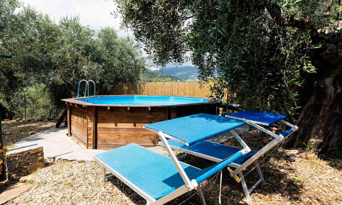 Civezza Apartment | Nice apartment for 10 guests with pool, A/C, WIFI, patio and pets allowed