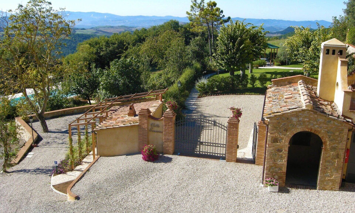 Volterra Apartment | Nice apartment for 6 guests with pool, WIFI, TV and pets allowed, close to San Gimignano