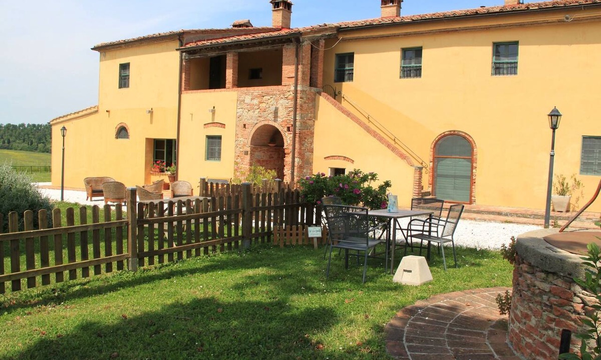 Collesalvetti Apartment | Nice apartment in Guasticce with pool