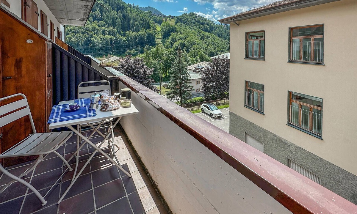 Valtellina Apartment | Nice apartment in Lanzada with WiFi