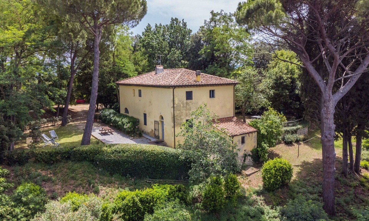 Lorenzana Villa | Nice apartment in villa for 4 guests with pool, WIFI and pets allowed