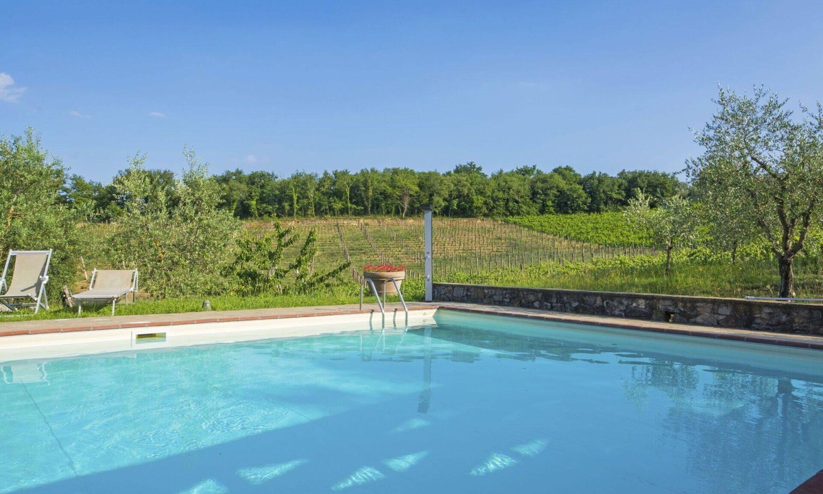 Bucine Villa | Nice apartment in villa for 2 people with pool, WIFI, A/C, TV, terrace and pets allowed