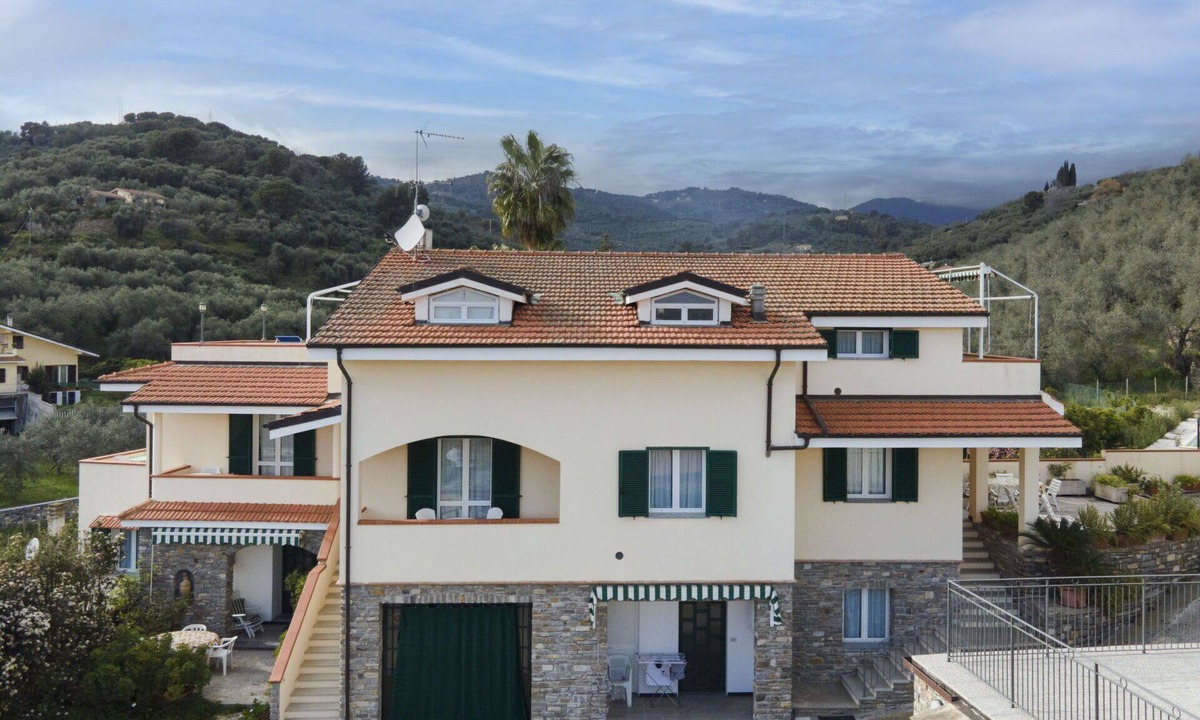 Diano Castello Apartment | Nice apartment for 6 guests with pool, WIFI, TV, terrace and pets allowed