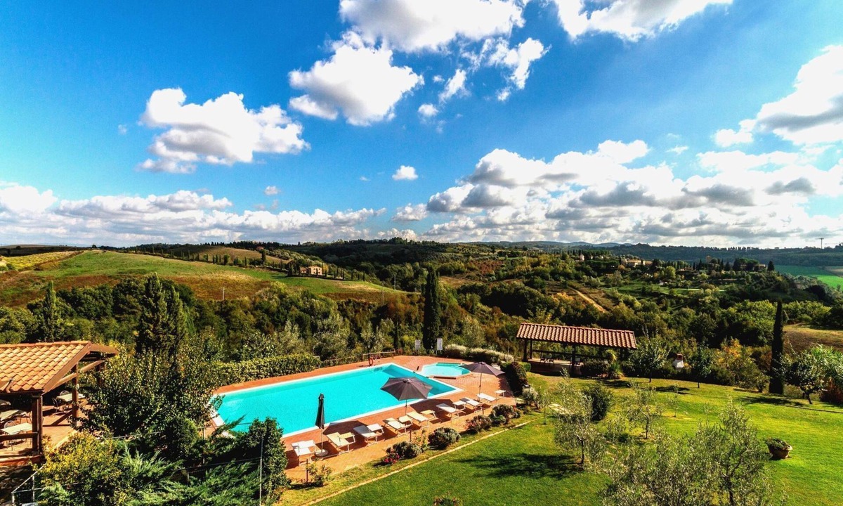 Sughera Apartment | Nice apartment with WIFI, A/C, pool, TV, patio, panoramic view, parking, close to San Gimignano