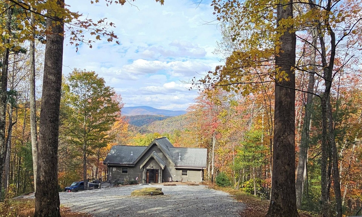 Ferguson Cabin | North Star, a private log cabin with a gorgeous view in Leatherwood Mountains