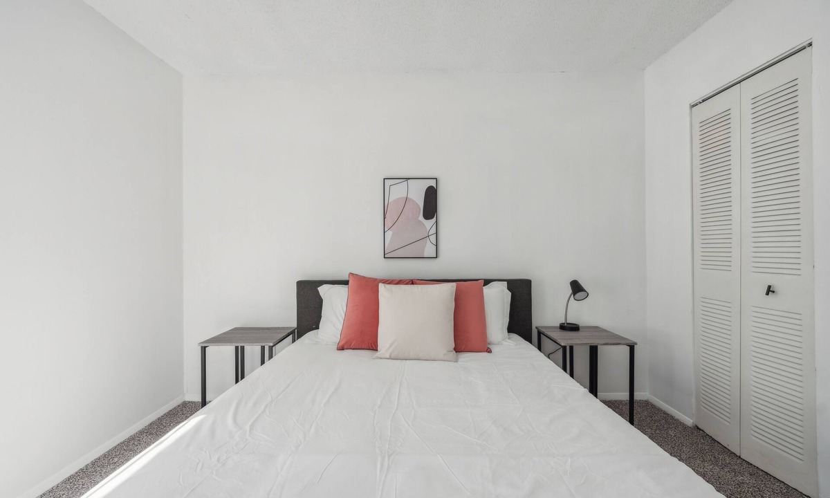 Winston - Salem Apartment | Northcliffe 104 I Fully Furnished 1 Bedroom 1 Ba