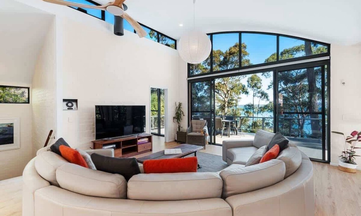 Long Beach House | Northcove Road Clifftop Living