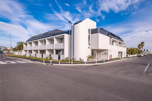 Hermanus City-Centre Apartment | Oakwood Hermanus