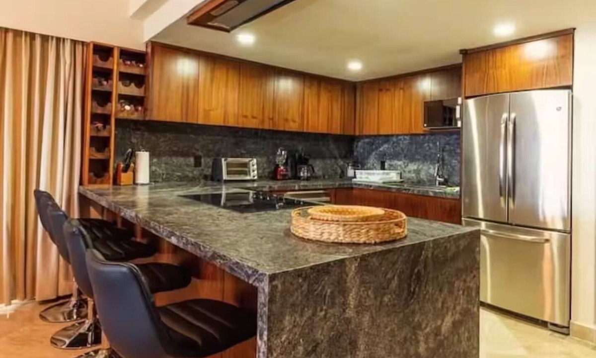 Marina Vallarta Resort | Ocean view and hotel service